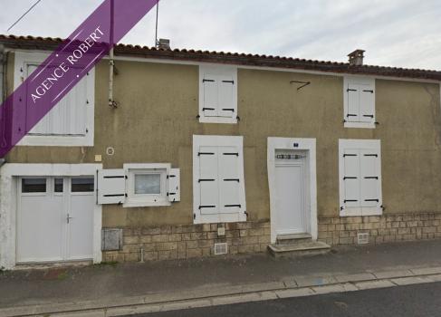Renting : House in LA ROCHEFOUCAULD. Price: 603,40 €