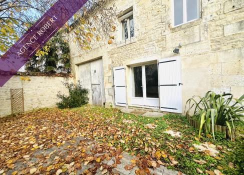 BELLE MAISON VARS AV JARDIN - 3 CH - COMMERCES A PIED 